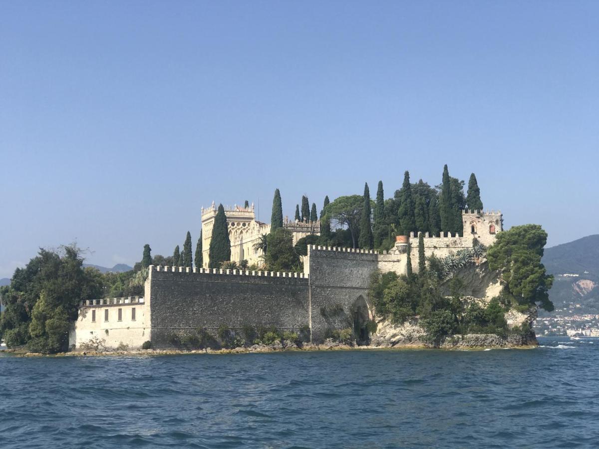 Residence La Mignon Oleandri Torri del Benaco Kültér fotó