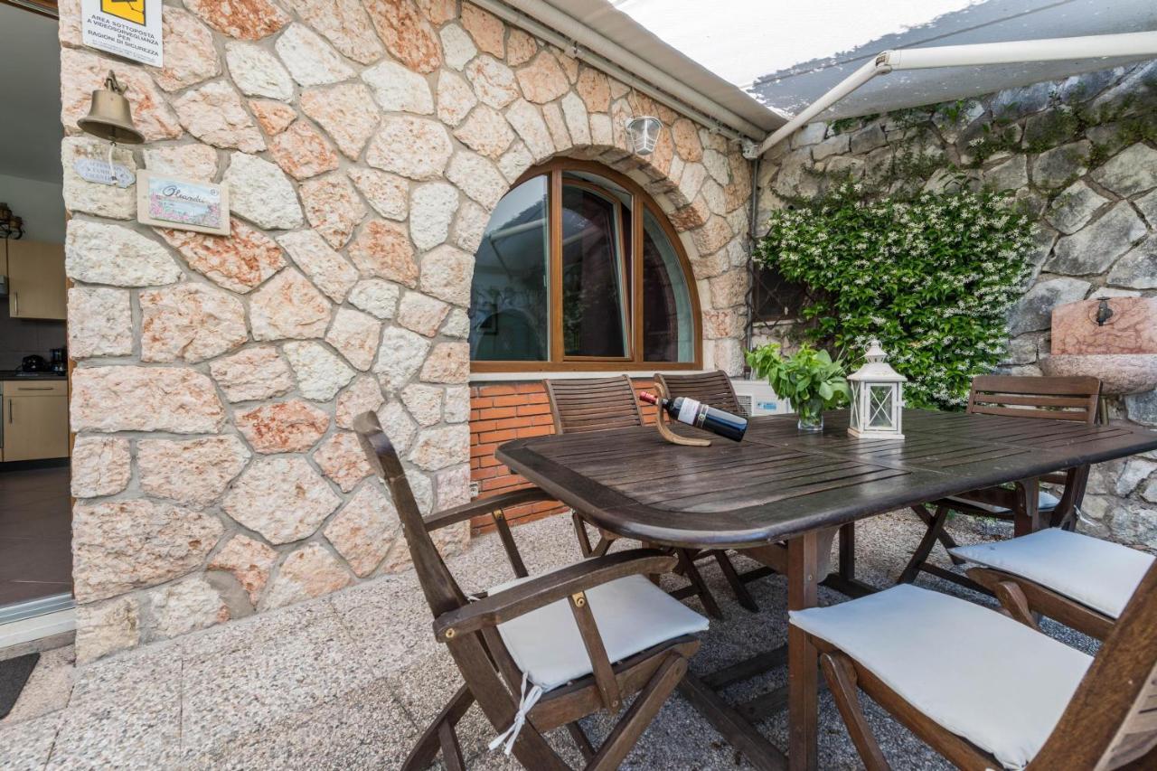 Residence La Mignon Oleandri Torri del Benaco Kültér fotó