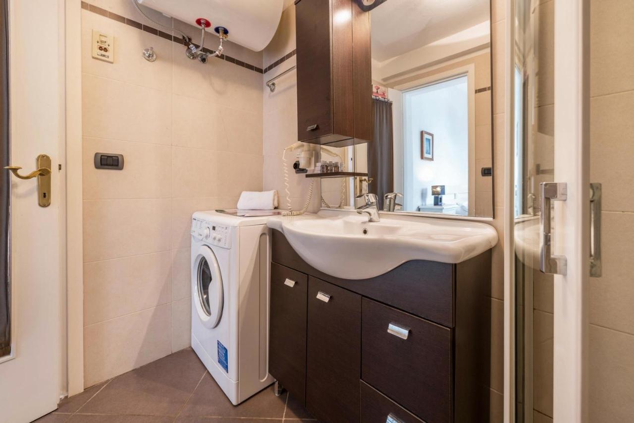 Residence La Mignon Oleandri Torri del Benaco Kültér fotó