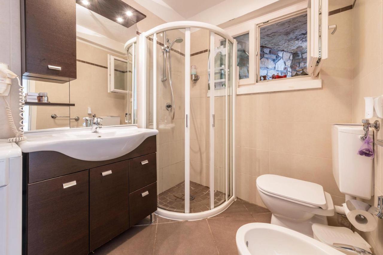 Residence La Mignon Oleandri Torri del Benaco Kültér fotó